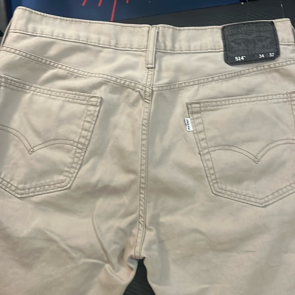 Beige Levi 514 jeans